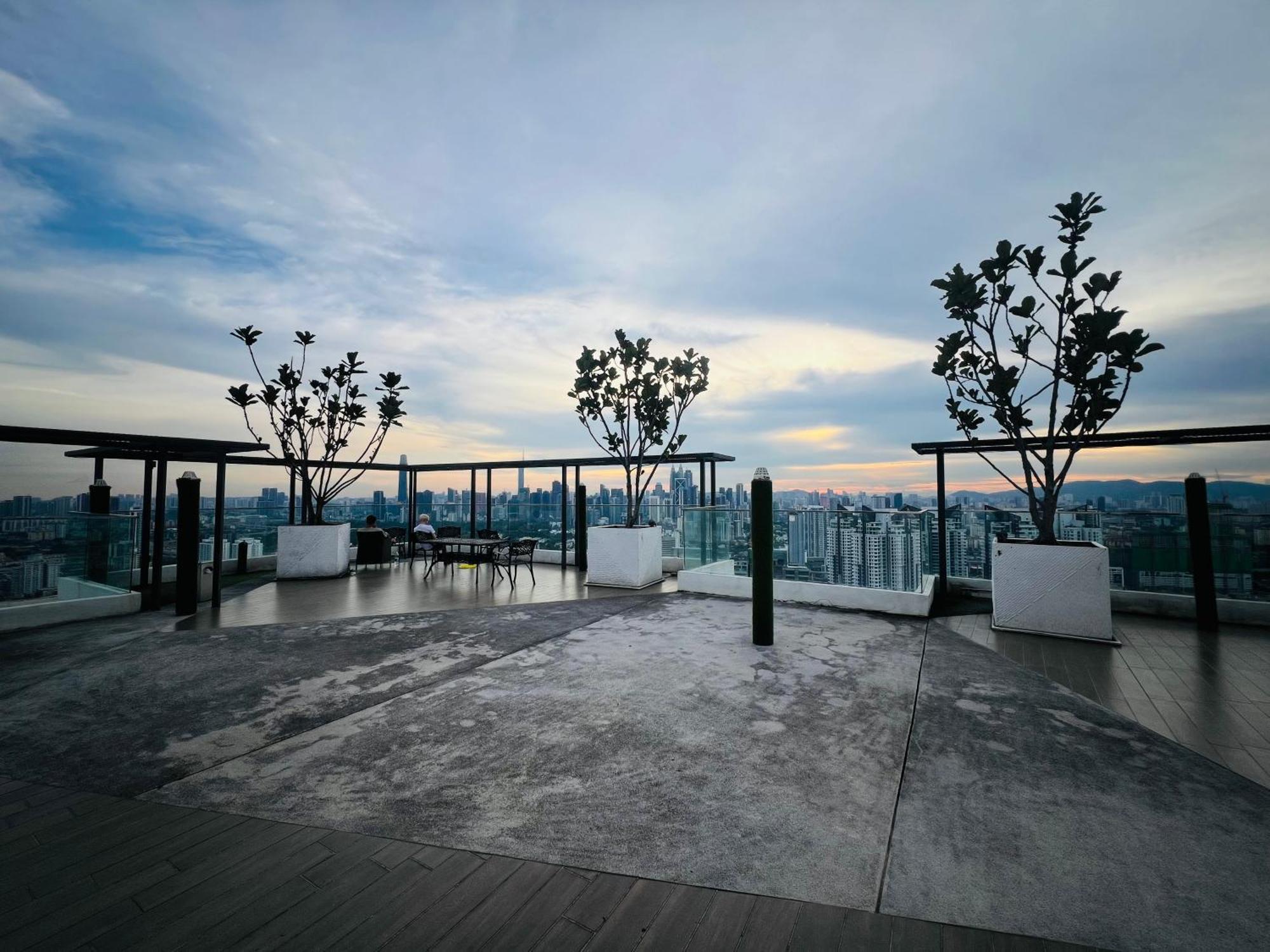 Reizz Residence By Elysium Kuala Lumpur Exterior photo